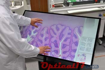 芬蘭研發(fā)出多點觸控大型顯示屏顯微鏡