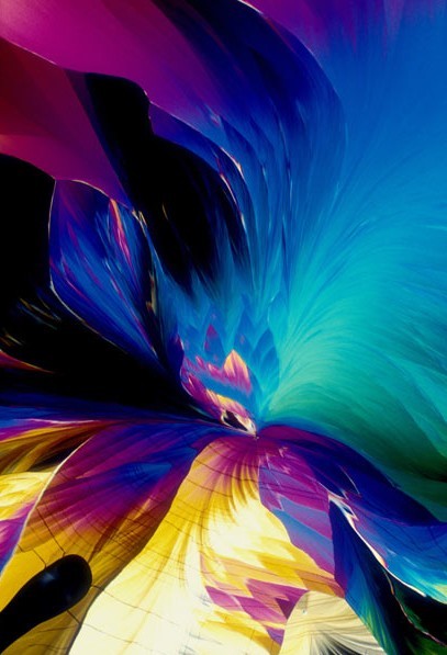 顯微鏡下的酒精飲料:色彩絢麗展現(xiàn)驚艷之美