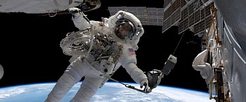 空間站在進行癌癥研究的同時為太空行走做準備